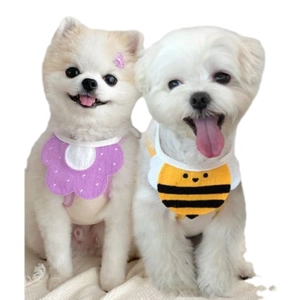 Lot de bavoirs tricotés pour animaux avec broderie fleur violette et abeille jaune pour chats
