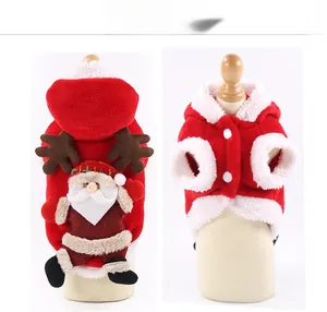 Détail du sweat à capuche de Noël pour animaux en flanelle rouge avec bois de renne