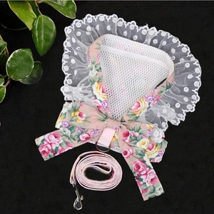 Set pettorina e guinzaglio per animali con stampa floreale rosa e pizzo