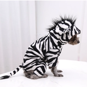 Combinaison zébrée pour chien en polaire noir et blanc avec capuche décorative et crinière