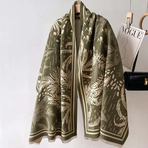Sciarpa spessa in finta cashmere con motivo a foglie di palma oliva e frange moda