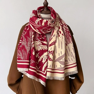 Sciarpa spessa bordeaux e beige simil cachemire con jacquard vintage di foglie di palma