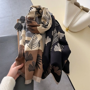 Thick patchwork scarf with ginkgo leaf patterns and tassels for winter warmth