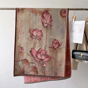 Écharpe chaude élégante avec imprimé lotus et franges pour tenues d'automne et d'hiver