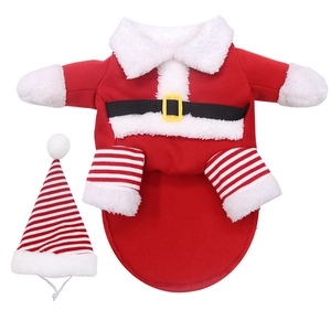 Costume de Noël pour chien avec combinaison rouge, pantalon rayé et bonnet de Père Noël