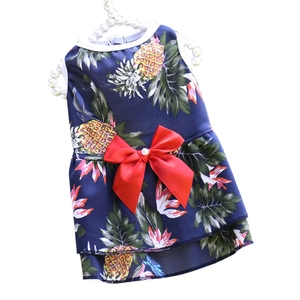 Robe pour animaux à motif d'ananas avec nœud rouge et perle pour chats et petits chiens