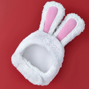 Simpatico cappello di peluche a coniglio bianco per cani e gatti con orecchie rosa