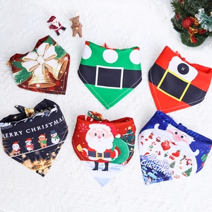 Detailed set of 6 Christmas pet bandanas with Santa and festive patterns for dogs and cats