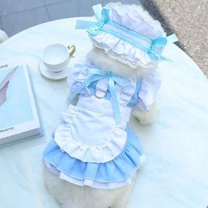Détail du costume de servante pour animal avec dentelle blanche et anneau en D métal
