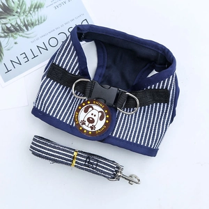 Set pettorina e guinzaglio per cani in cotone a righe bianche e blu con logo Shine