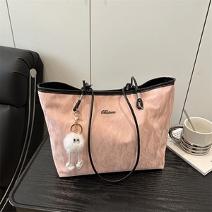 Large Capacity Tote Bag For Women Retro Wrinkle Texture PU Leather Shoulder Bag With Plush Charm Casual Travel Handbag