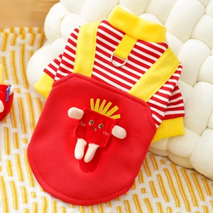 Detalle de sudadera a rayas para mascota con diseño de patatas y anillo en D para correa