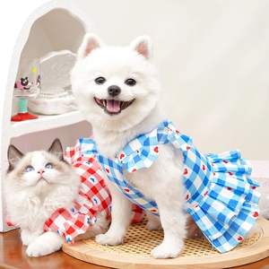 Détails de la robe harnais pour chien avec motif à carreaux et imprimé cœur