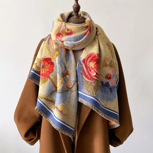Écharpe épaisse en cachemire avec motif floral de peinture à l'huile et bords bleus