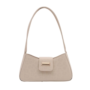 Sac sous le bras beige à texture léopard avec boucle dorée et design chic