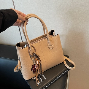 Women Korean Large Capacity PU Leather Bucket Bag Minimalist Lychee Pattern Handbag With Charm Crossbody Shoulder Bag For Travel