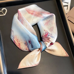 Écharpe En Satin De Mûrier Élégant Imprimé Peinture À L'huile Architecturale Carré De Satin Satin Pour Femmes Bureau