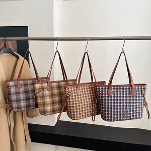 Modieuze grote wollen shopper tassen met ruitpatroon en leren handvatten voor dames