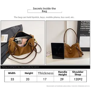 Tableau des tailles détaillé et vue de la capacité du grand sac cabas en daim marron