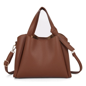 Sac cabas en cuir marron grainé avec poignée nouée et bandoulière réglable