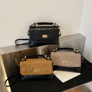 Diamond lattice handbag with metal lock and chain strap in three elegant colors