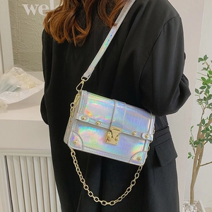 Chic holographic crossbody bag with crocodile texture and gold chain strap for women