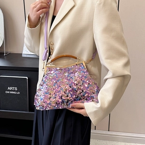 Borsa da sera con paillettes sfumate e manico in legno ambrato per donna