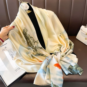 Écharpe élégante en soie avec imprimé de paysage chinois traditionnel sur fond beige
