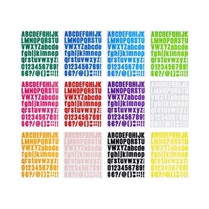 Set van 12 kleurrijke alfabet- en cijferstickers voor creatieve telefoonhoesjes en decoratie
