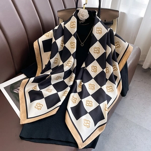 Elegant Checkerboard Plaid Square Scarf Satin Feeling Polyester Twill Large Geometric Print Wrap Shawl Fashionable Neck Scarf For Women