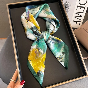 Carré de soie aux motifs de peinture à l'huile artistique avec tons émeraude et jaune vifs