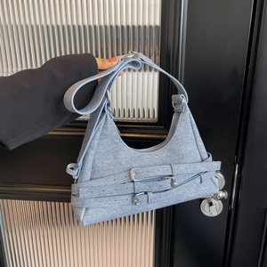 Sac Sous L'aisselle Style Moto Y2K Pour Femmes Texture Denim Et Cuir PU Sac À Épaule Hobo Avec Triples Boucles De Ceinture