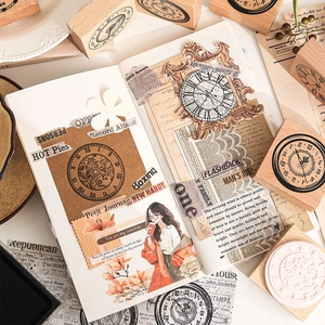 Vintage houten stempelset met klokmotieven en decoratieve stickers voor scrapbooking hobby