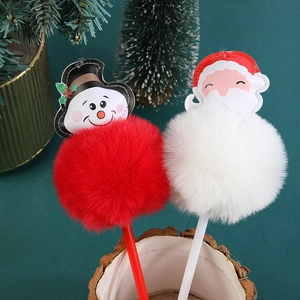 Simpatiche penne a sfera natalizie in peluche con figure di Babbo Natale e pupazzo di neve