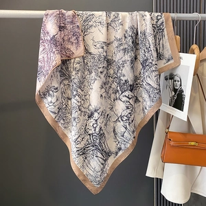 Écharpe classique Toile de Jouy avec motifs de jungle bleu marine sur tissu crème