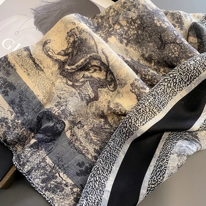 Écharpe en soie à imprimé vintage double face avec motifs d'animaux et de jungle