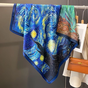 Écharpe en soie artistique motif Nuit Étoilée pour femme avec sac à main orange