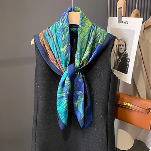 Écharpe en soie de style peinture à l'huile artistique avec imprimé floral coloré