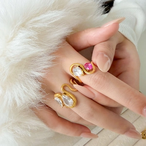 Bagues cygne ajustables en acier plaqué or 18K avec zircons violets et blancs