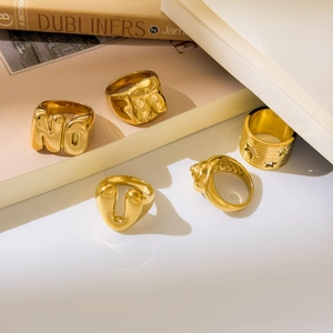 Five-piece 18K gold-plated titanium steel ring set with NO letter and star designs