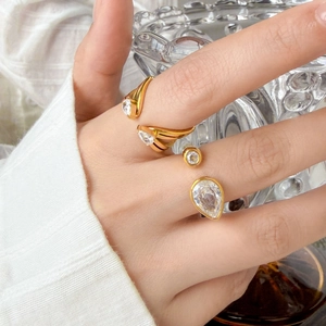 18K gold-plated titanium steel rings set with clear waterdrop and round zircon stones