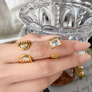 18K gold plated titanium steel open rings with large square zircon and eyelash design
