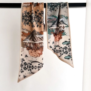 Foulard mode toucher soie imprimé forêt et montagne pour cheveux et sacs