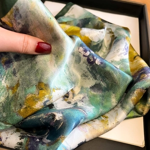 Foulard en soie style peinture à l'huile avec motifs abstraits colorés pour tenue pro
