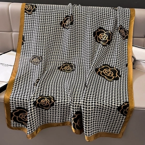 Elegant houndstooth silk scarf with gold-edged black rose patterns for women