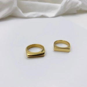Minimalist geometric flat-top gold titanium steel ring with polished mirror finish for women