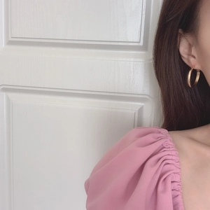 Boucles d'oreilles créoles dorées épaisses pour femmes, design rond élégant