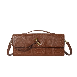 Sac bandoulière marron motif serpent avec poignée supérieure et boucle dorée élégante