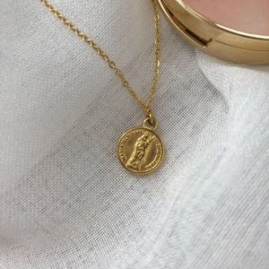 Vintage Virgin Mary Relief Coin Pendant Necklace Gold Plated Titanium Steel Religious Medallion Jewelry For Women
