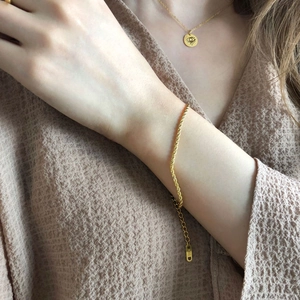 Bracelet chaîne corde épaisse plaqué or 18K et collier pendentif soleil gravé élégant